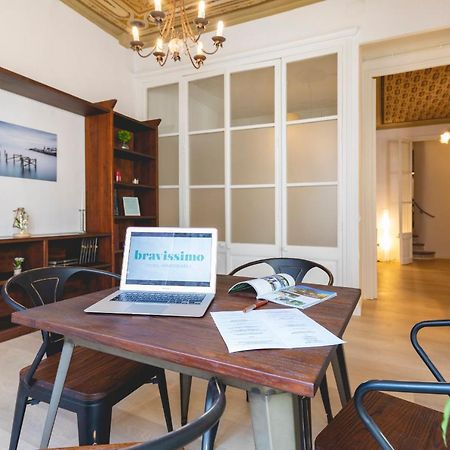 Bravissimo Placa Del Vi, Authentic Historic Apartment Херона Екстериор снимка