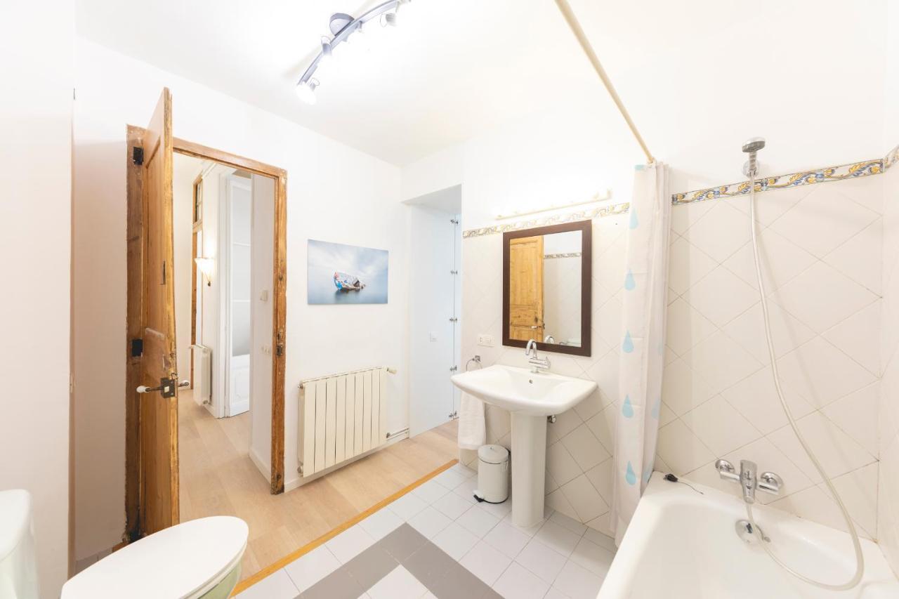 Bravissimo Placa Del Vi, Authentic Historic Apartment Херона Екстериор снимка