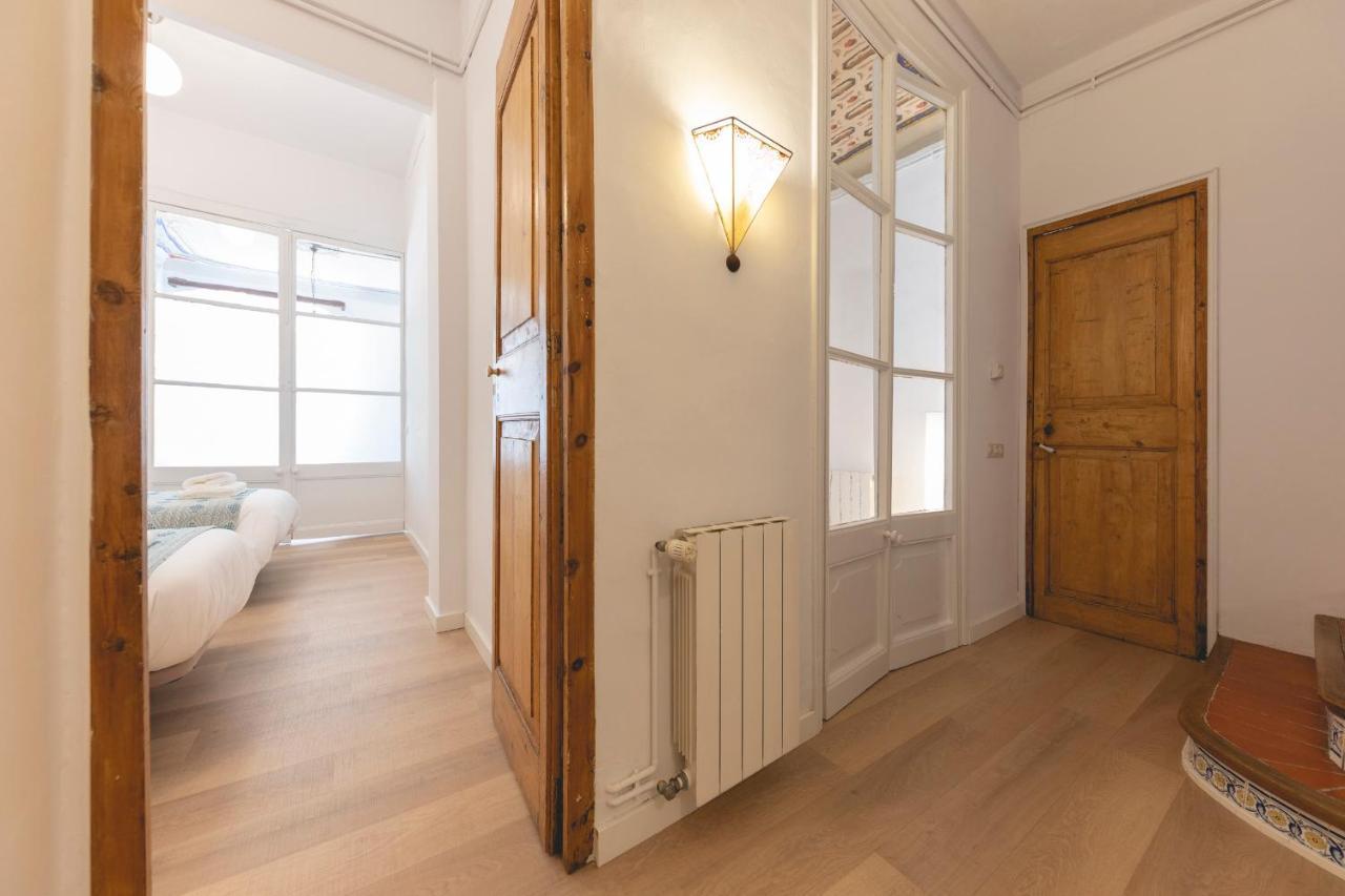 Bravissimo Placa Del Vi, Authentic Historic Apartment Херона Екстериор снимка