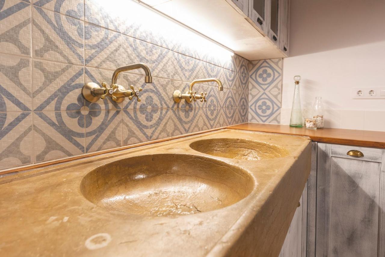 Bravissimo Placa Del Vi, Authentic Historic Apartment Херона Екстериор снимка